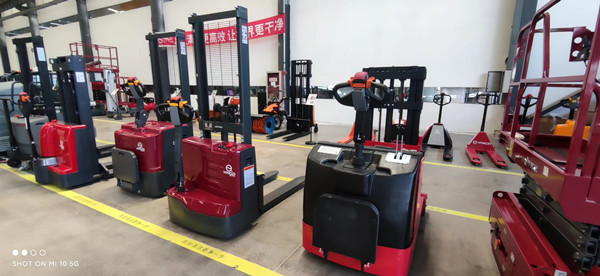 好品質(zhì)的揚(yáng)子電動叉車廠家